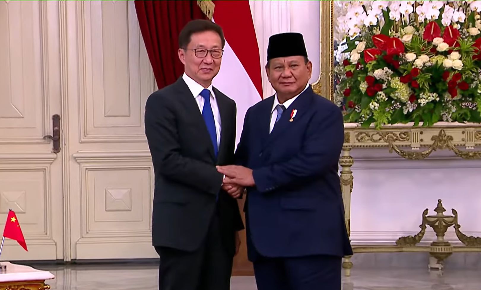 Presiden RI Prabowo Subianto dan Wapres Tiongkok, Han Zheng, melakukan pertemuan bilateral di Istana Negara, Minggu (20/10/2024) malam. Foto: Sekretariat Presiden.