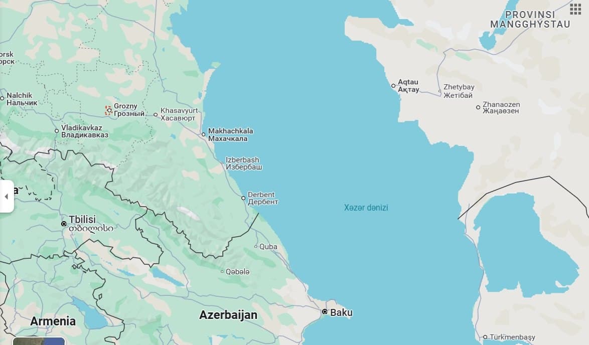 Peta menunjukkan jarak antara Aktau, Baku, dan Grozny memang tidak terlalu jauh.