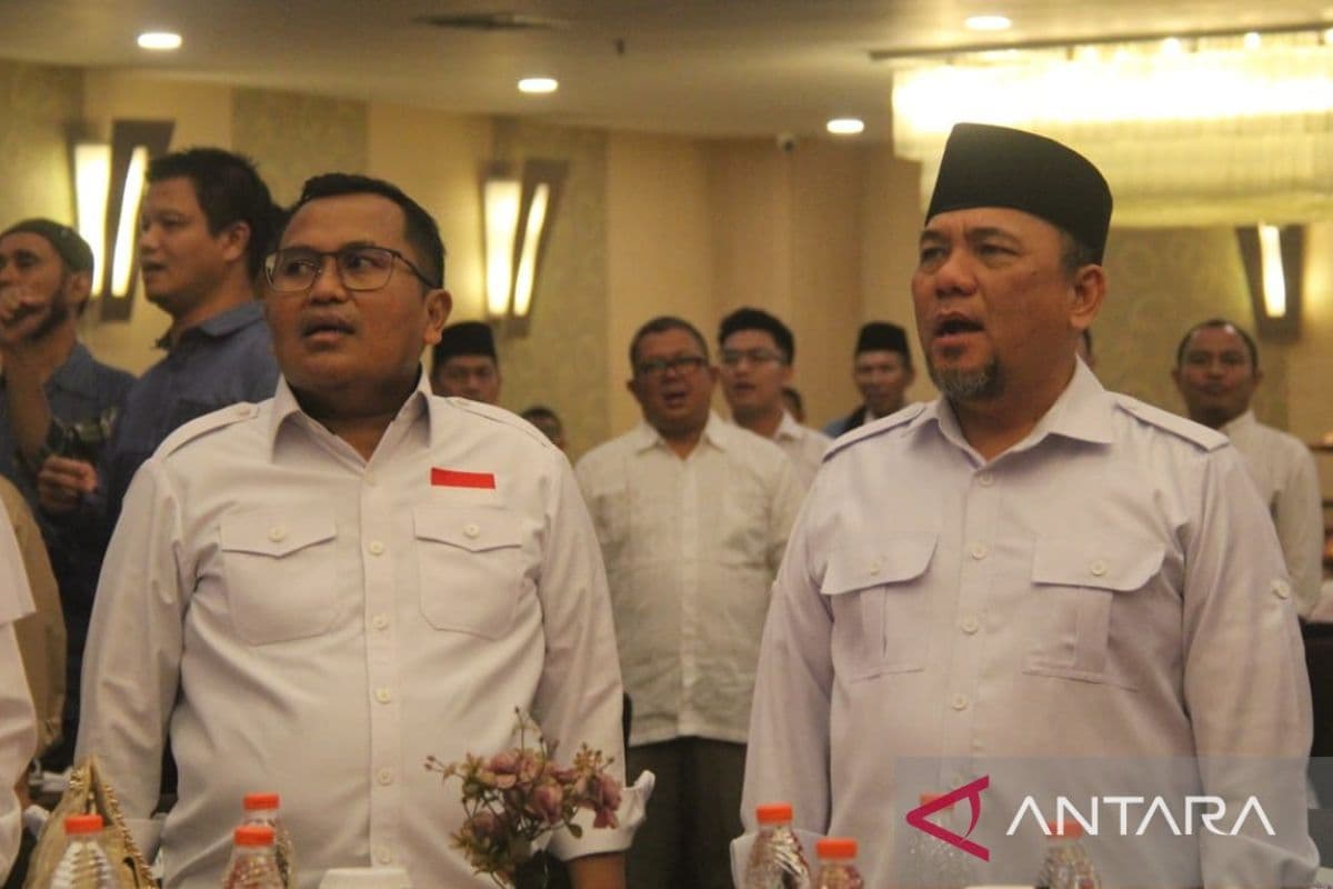 Pasangan Heri Koswara-Sholihin di Pilwakot Bekasi 2024. (ANTARA/Pradita Kurniawan Syah).