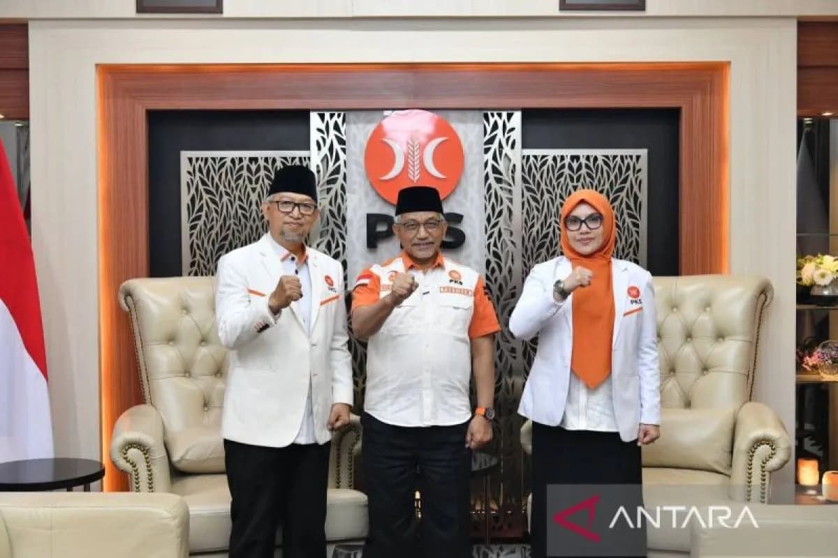 Paslon Ruhamaben-Shinta di Pilwalkot Tangsel 2024 didukung oleh PKS. (ANTARA/HO-PKS)