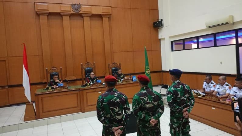 Sidang pembacaan dakwaan perkara penembakan bos rental mobil tempat istirahat (rest area) KM 45 di Pengadilan Militer II-08 Jakarta, Cakung, Jakarta Timur, Senin (10/2/2025). (ANTARA/Siti Nurhaliza)