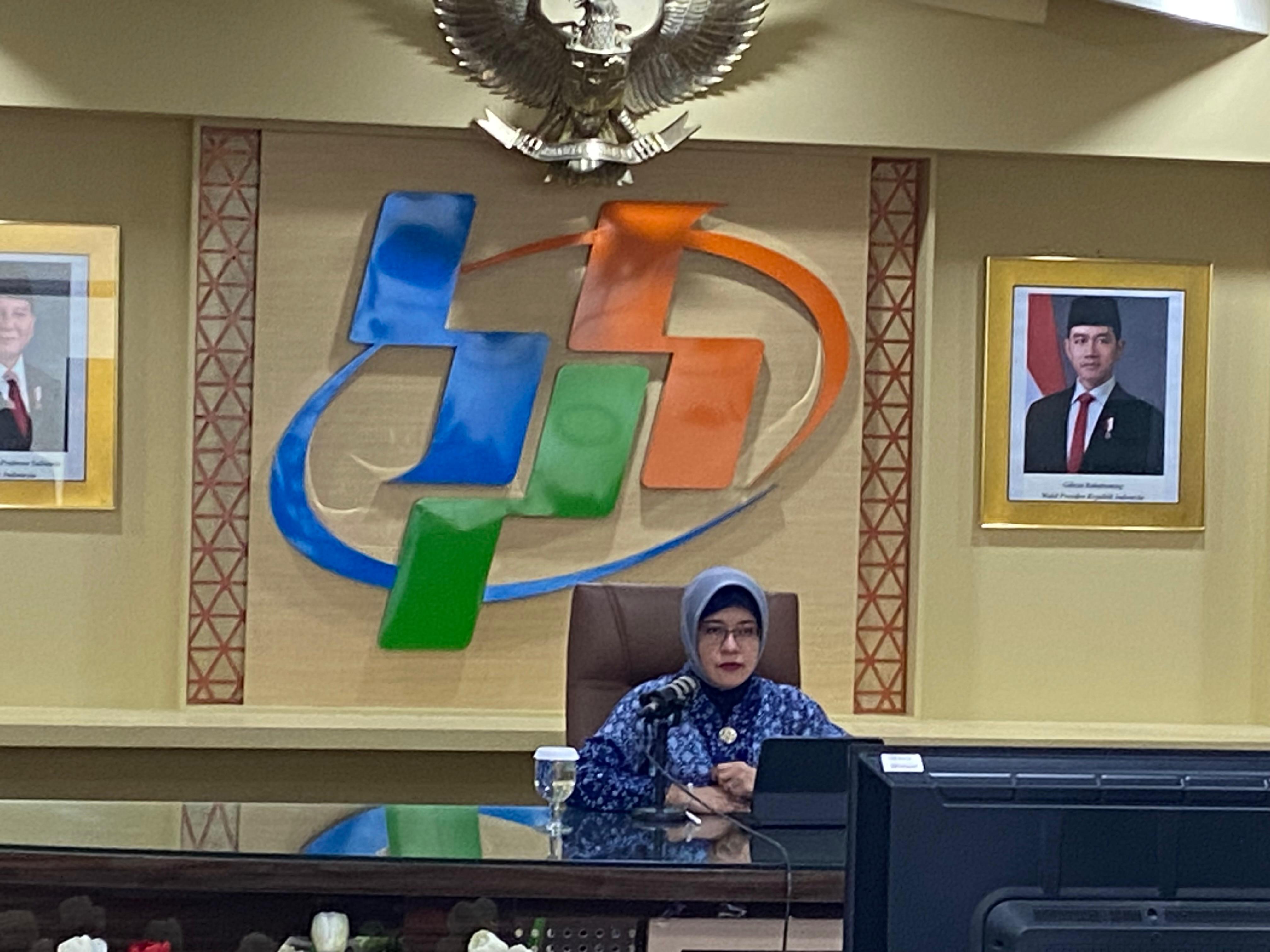 Plt Kepala BPS, Amalia Adininggar Widyasanti dalam saat konferensi pers terkait ekspor-impor di Jakarta pada Senin (17/2/2025). (Fakta.com/Trian Wibowo)