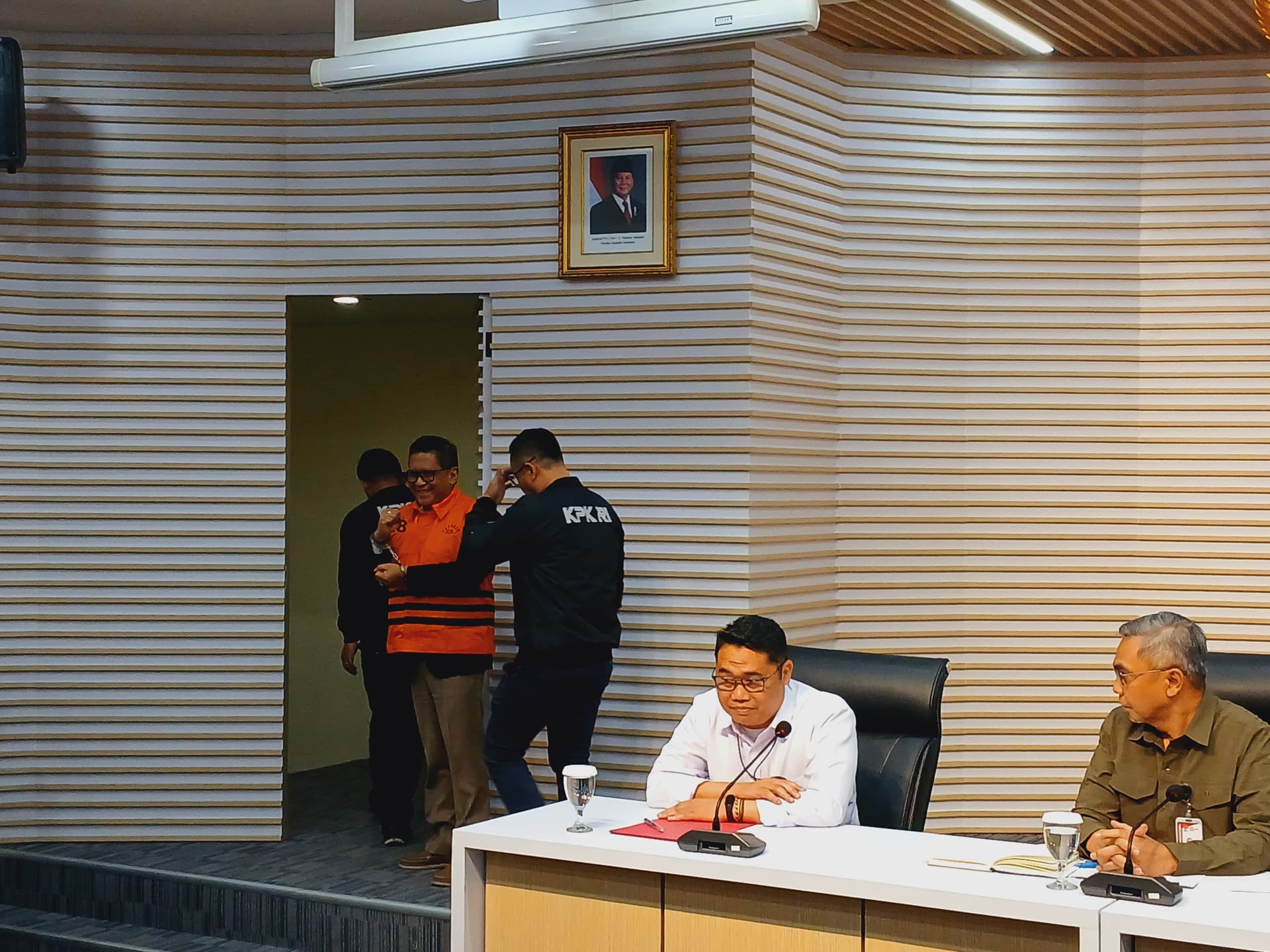 Sekjen PDI Perjuangan Hasto Kristiyanto ditahan KPK. (Fakta.com/Dhia Oktoriza)