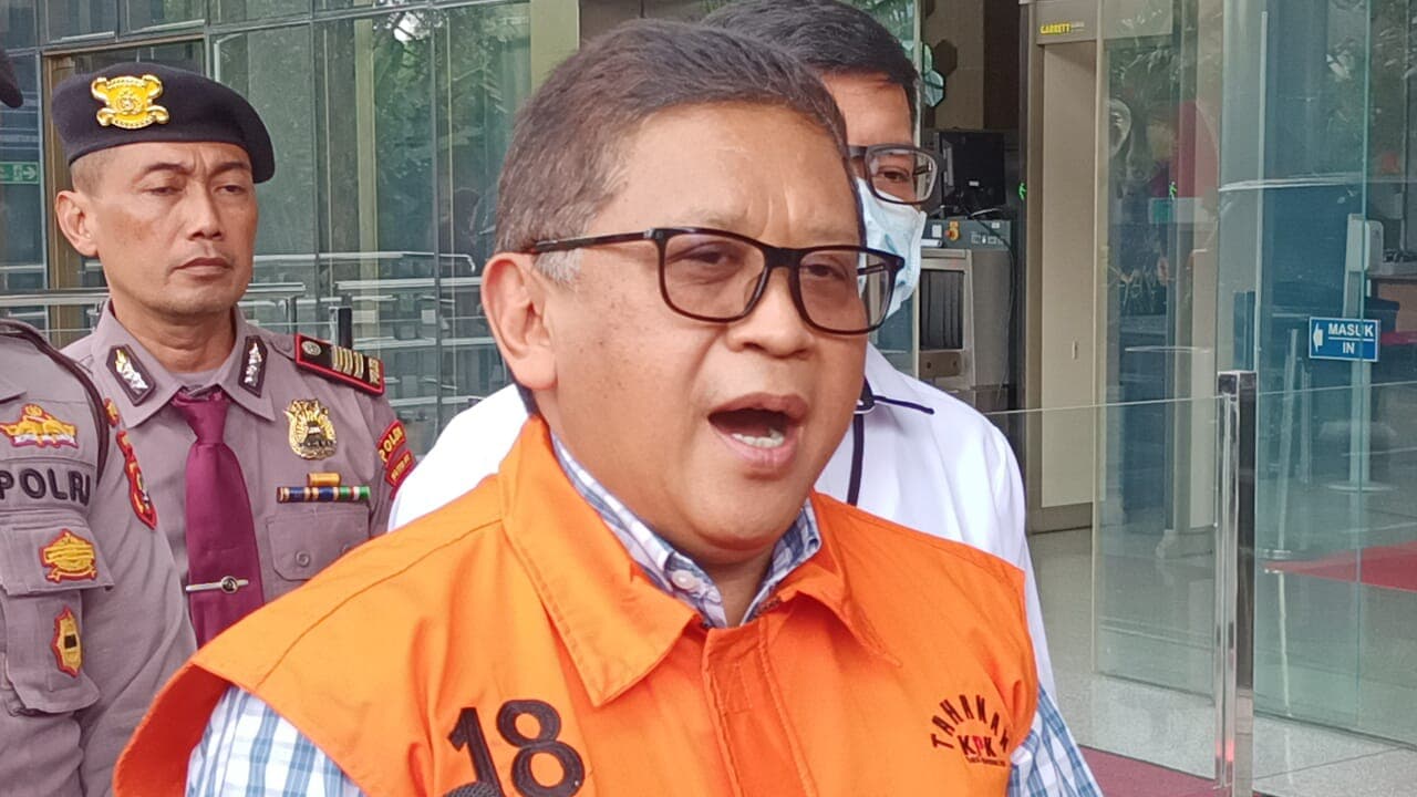 Sekjen PDIP Hasto Kristiyanto saat menjalani pemeriksaan sebagai tersangka di KPK, Jakarta, Rabu (26/2/2025). (Fakta.com/Dhia Oktoriza)