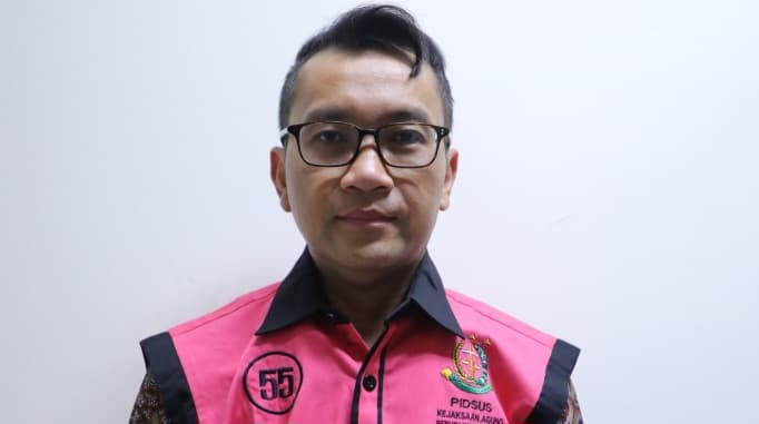 Maya Kusmaya, Direktur Pusat Pemasaran dan Niaga PT Pertamina Patra Niaga, tersangka korupsi minyak mentah, Jakarta, Rabu (26/2/2025). (Foto: dok. Kejagung)