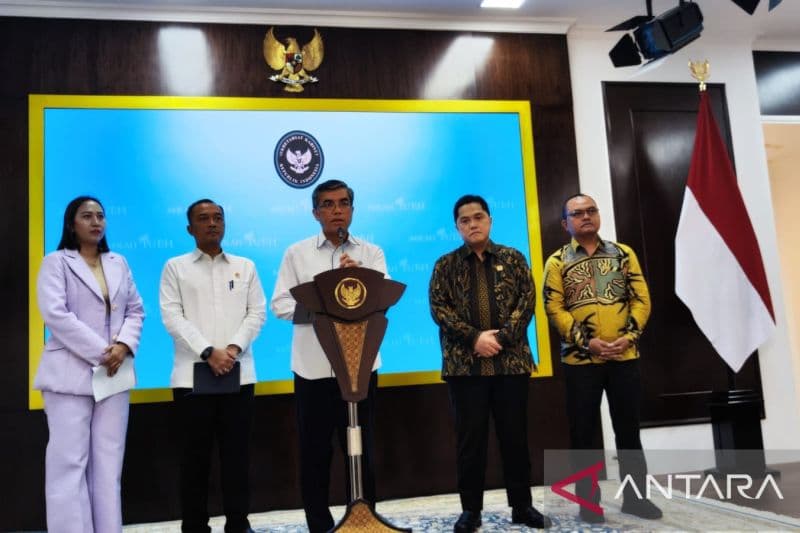 Menteri Ketenagakerjaan Yassierli memberikan keterangan di Istana Kepresidenan Jakarta, Senin (3/3/2025). (ANTARA/Mentari Dwi Gayati)