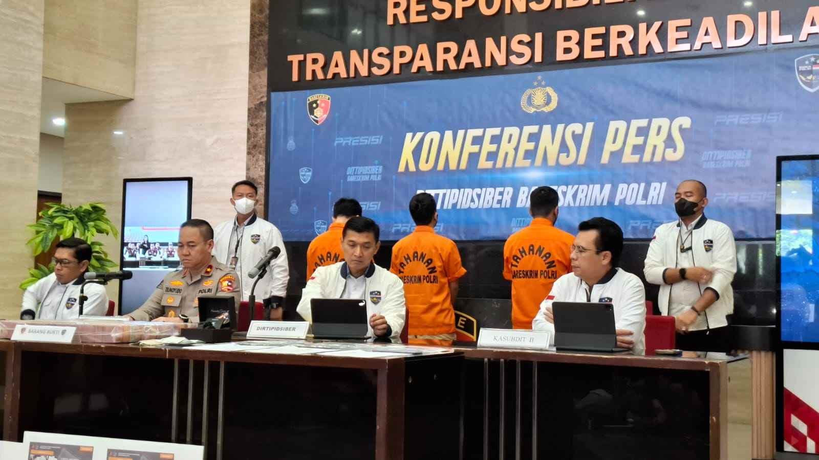 Kasus penipuan trading saham dan kripto punya tiga tersangka, Rabu (19/3/2025). (Fakta.com/Hendri Agung)