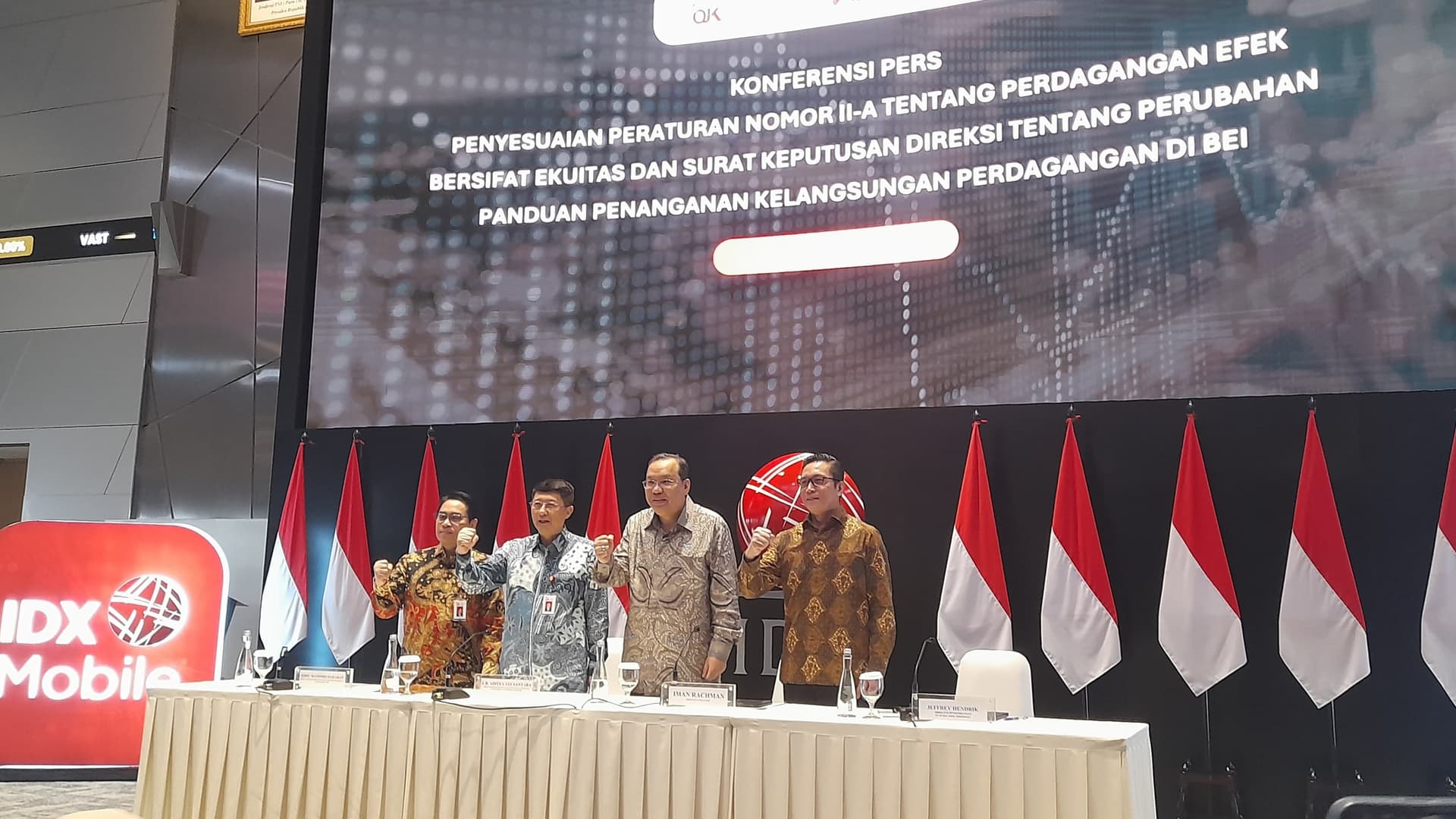 Konpers penyesuaian peraturan batasan ARB dan trading halt di Bursa Efek Indonesia (BEI), Jakarta, Selasa (8/4/2025). (Fakta.com/Kania Hani Musyaroh)