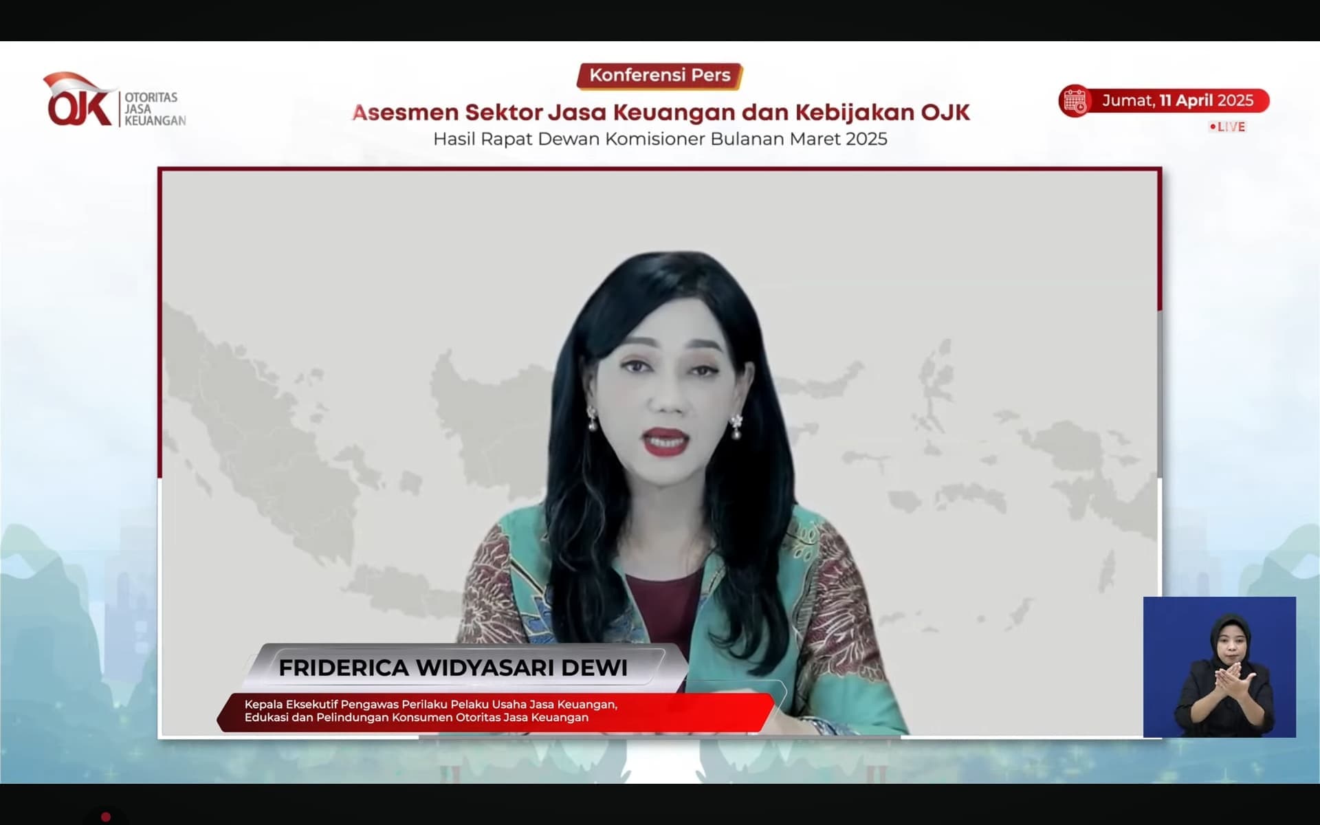 Anggota Komisioner OJK, Friderica Widyasari Dewi dalam konpers RDKB OJK Bulan Maret 2025 secara virtual, Jumat (11/4/2025). (Fakta.com/Kania Hani Musyaroh)