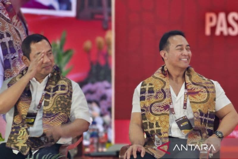 Paslon Andika-Hendrar mencabut gugatannya di MK. (ANTARA/I.C. Senjaya)