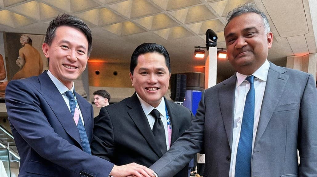 Bos TikTok Shou ZI Chew (kiri) pernah dituding parlemen AS sebagai antek Partai Komunis China di sidang namun dibantah dengan alasan dia orang Singapura. (Antara)