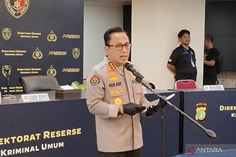 Kabid Humas Polda Metro Jaya Ade Ary Syam mengaku polisi masih memburu pelaku penusukan terhadap Sandy Permana. (Antara)
