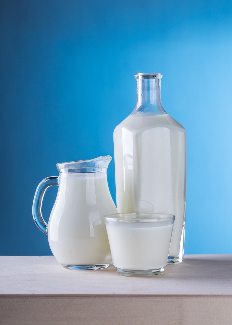 Kamu juga bisa berbuka puasa dengan susu. (Sumber: Pixabay)