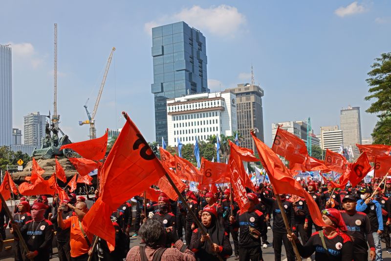 Massa demo menolak program Tapera. (Foto: ANTARA/Siti Nurhaliza)