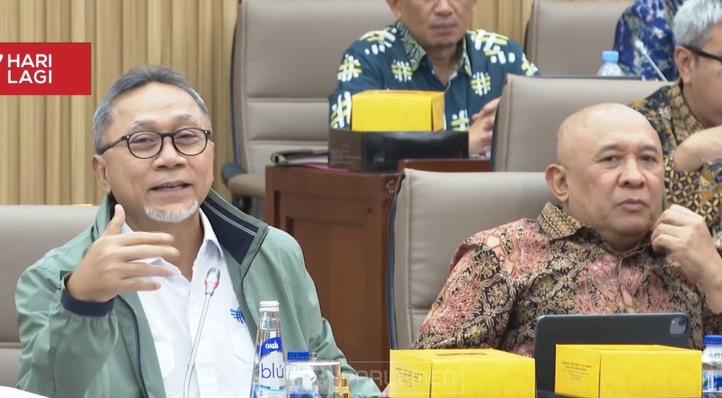 Mendag Zulkifli Hasan (kiri) bersama MenkopUKM, Teten Masduki dalam raker dengan Komisi VI DPR, Rabu (4/9/2024). (Tangkapan layar Youtube TV Parlemen)